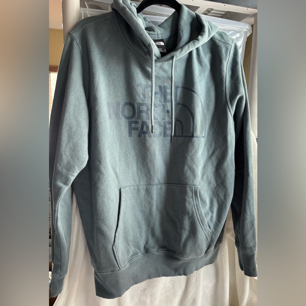 The North Face Men’s Half Dome Pullover Hoodie Size M